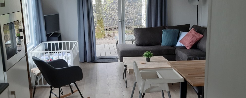 Woonkamer vanuit keuken