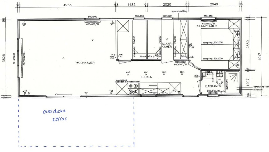 Plattegrond luxe chalet met overdekt terras.jpg