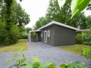 Ruime plaats chalet met overdekt terras