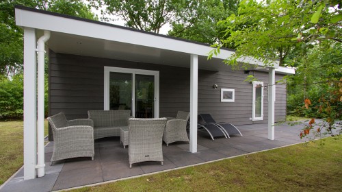 Terraszijde chalet met overdekt terras