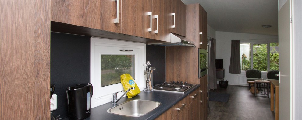 Keuken chalet met overdekt terras