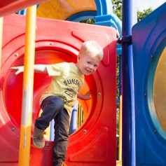 Spelen in de grote speeltuin