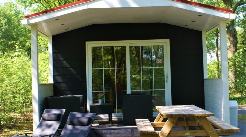 K67 met tuinmeubelen .jpg