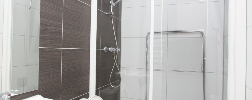 Badkamer chalet met overdekt terras