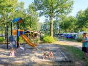 Nieuw speeltoestel.jpg