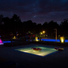 Zwembad bij moonlight