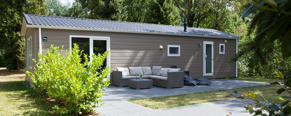 Bos-chalet vooraanzicht 2 - kleiner.jpg