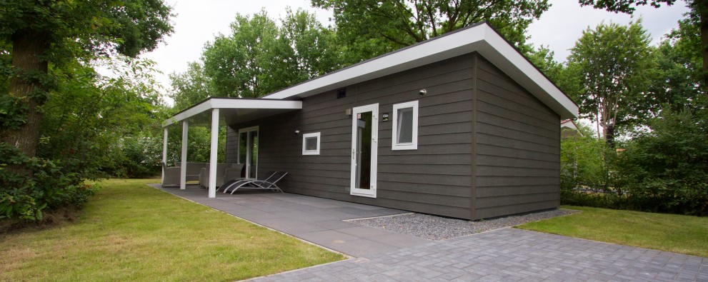 Buitenzijde chalet met overdekt terras