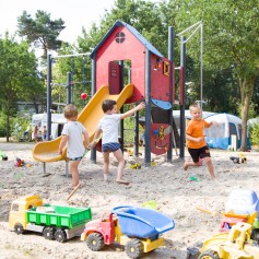 Spelen op Maisveld 129-141