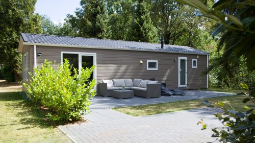Bos-chalet vooraanzicht 2 - kleiner.jpg